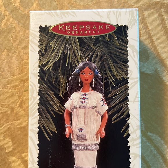 NWT Native American Barbie Dolls of World First of Series Hallmark ORNAMENT Xmas - Picture 6 of 12